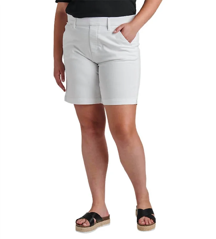 8 Mid Rise Pull-On Twill Short Plus In White