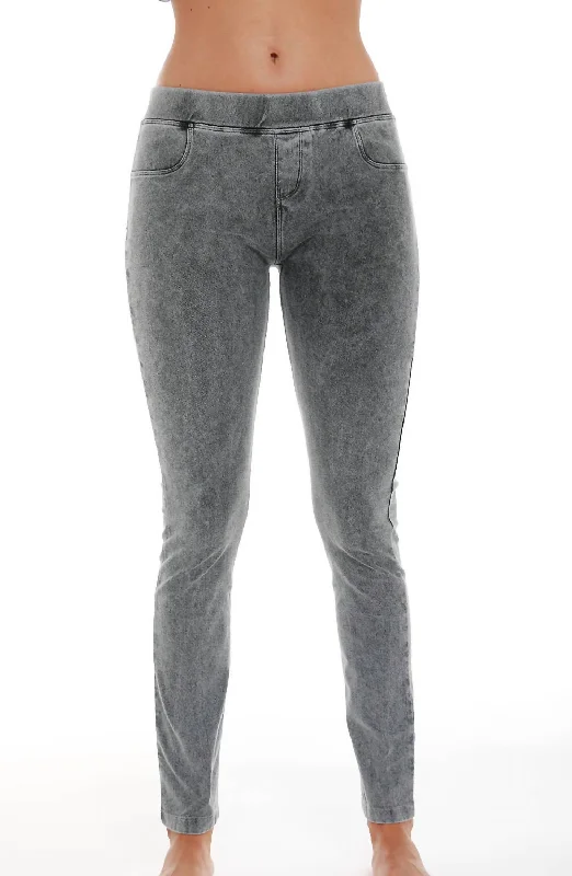 High Rise Capri In Charcoal