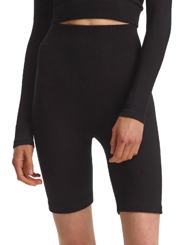 Studio Rib Bike Short In Black