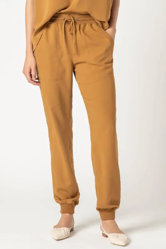 Track Pant In Nutmeg